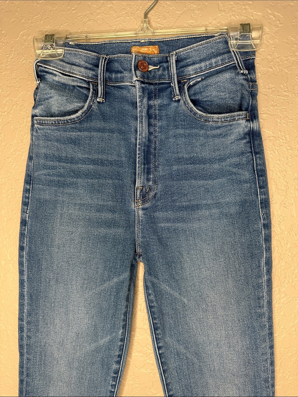 MOTHER The Hustler High-Rise Ankle Fray Jeans in Layover - Picture 9 of 12